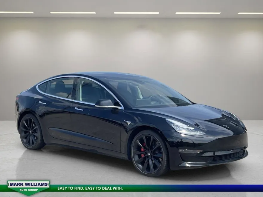 2019 Tesla Model 3 Long Range photo 1