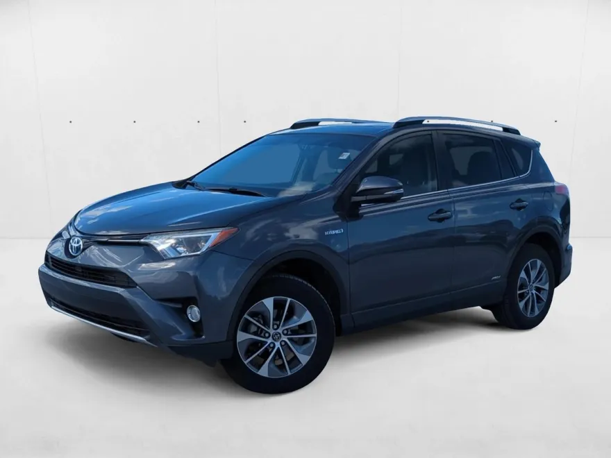 2016 Toyota RAV4 Hybrid XLE photo 1