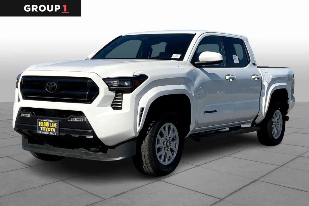 2025 Toyota Tacoma SR5 photo 1