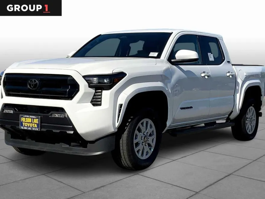 2025 Toyota Tacoma SR5 photo 1