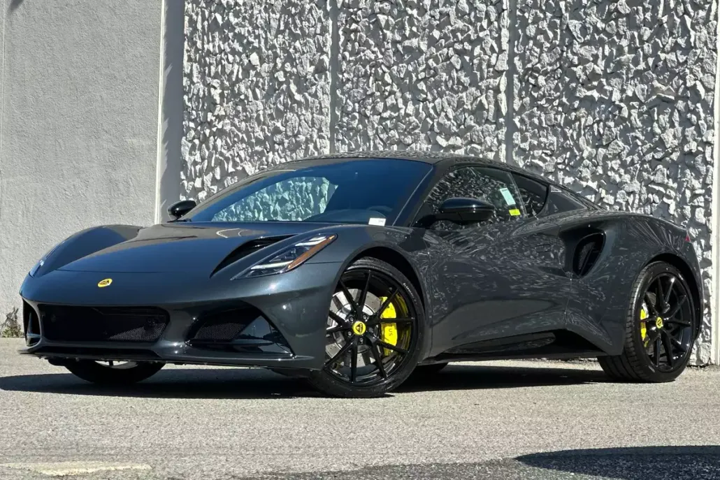 2025 Lotus Emira photo 1