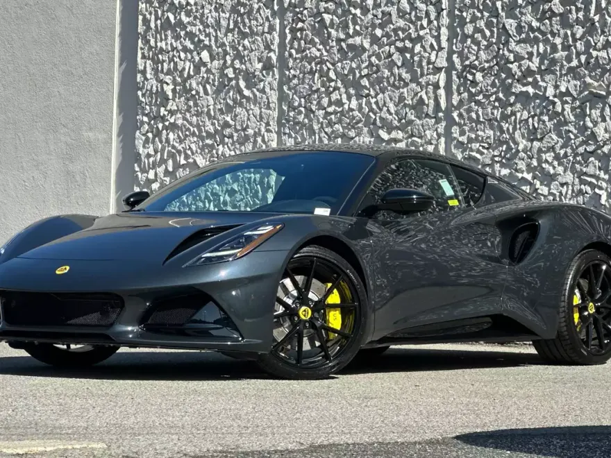 2025 Lotus Emira photo 1