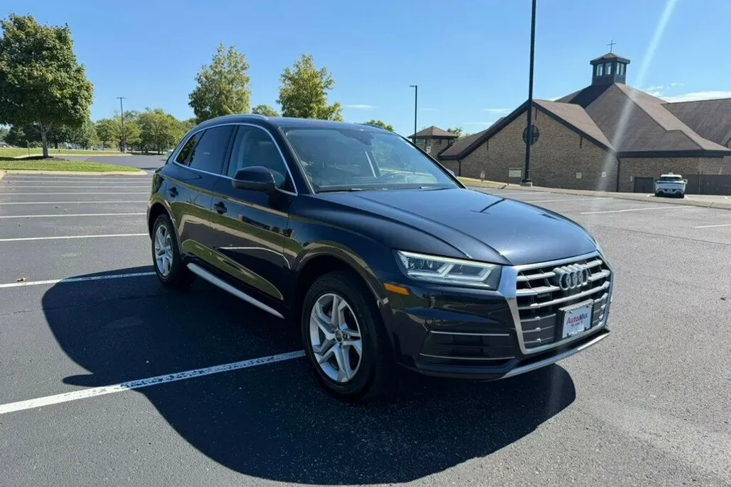 2018 Audi Q5 Premium Plus photo 1