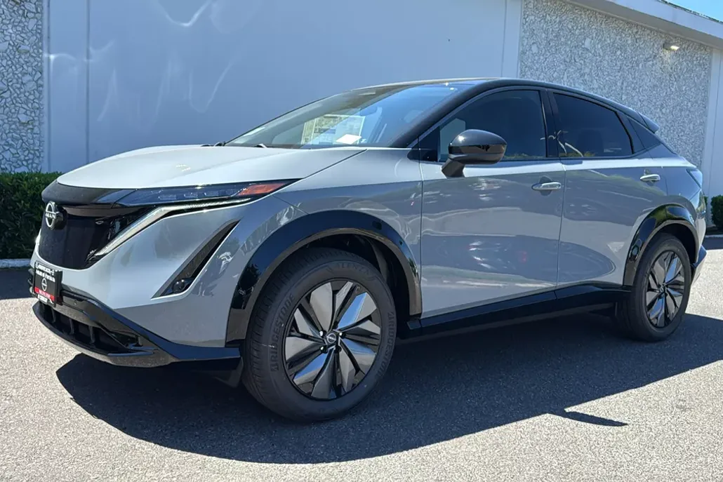 2025 Nissan ARIYA Engage photo 1