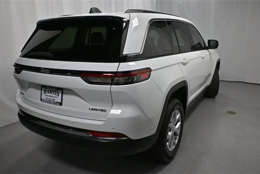 2022 Jeep Grand Cherokee Limited photo 1