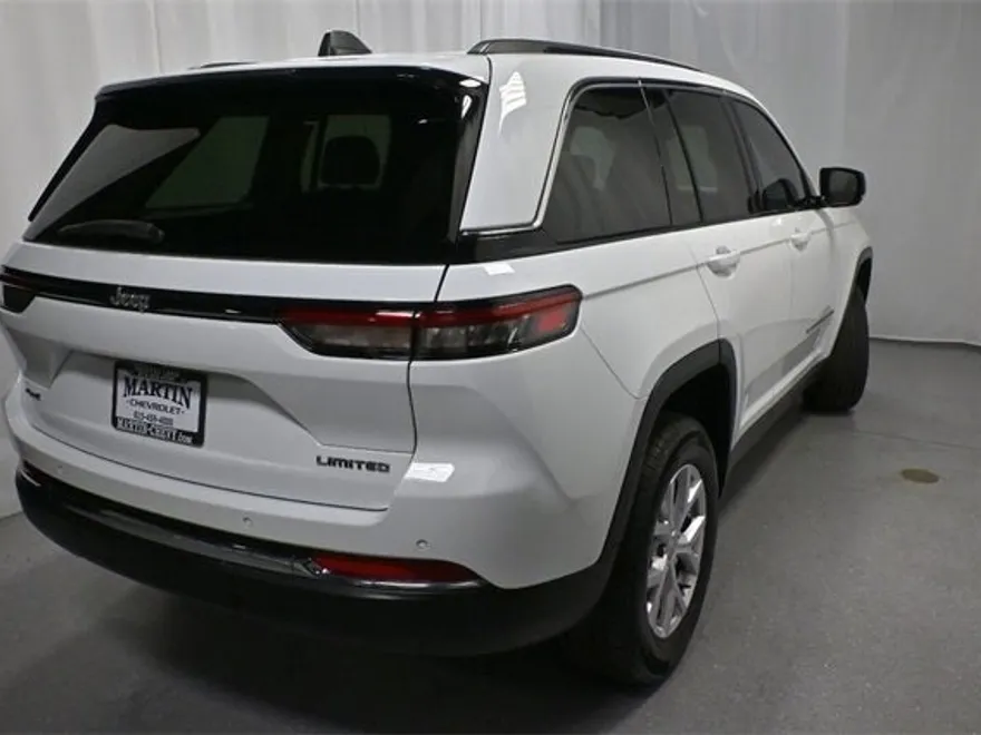 2022 Jeep Grand Cherokee Limited photo 1