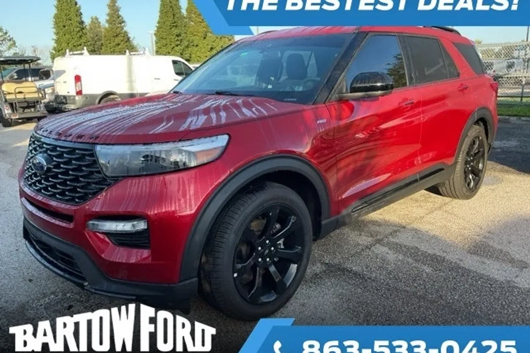 2023 Ford Explorer ST-Line photo 1