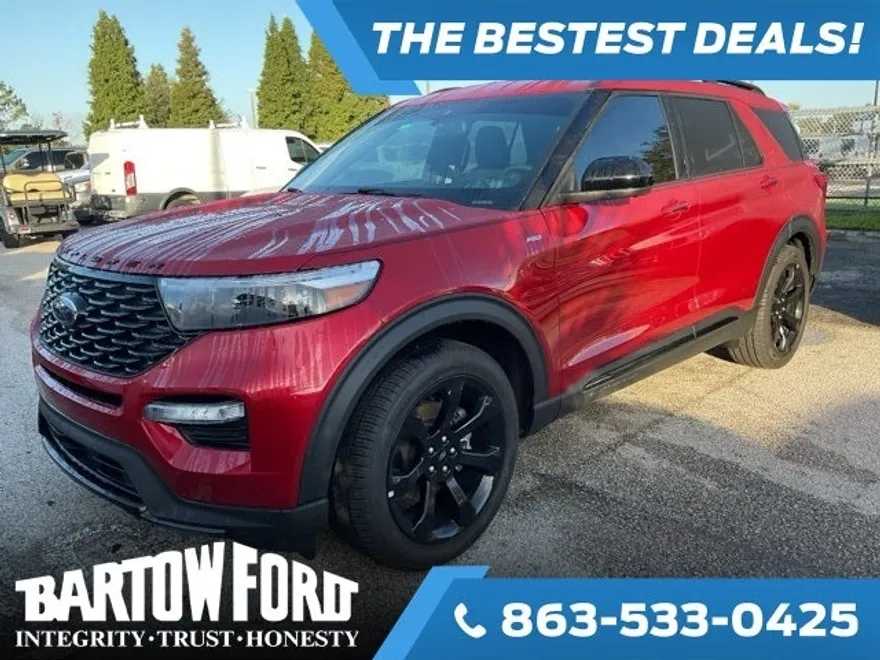 2023 Ford Explorer ST-Line photo 1