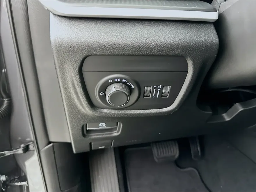 2025 Jeep Grand Cherokee Altitude X photo 28