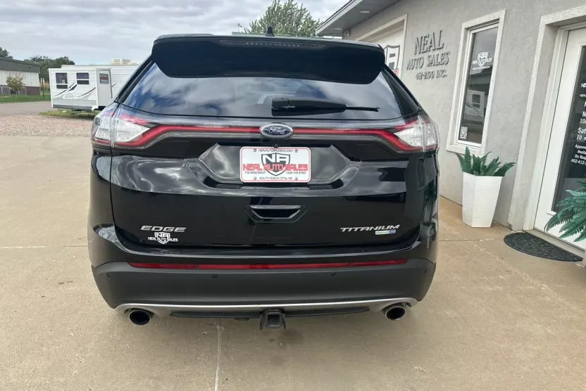 2016 Ford Edge Titanium photo 1