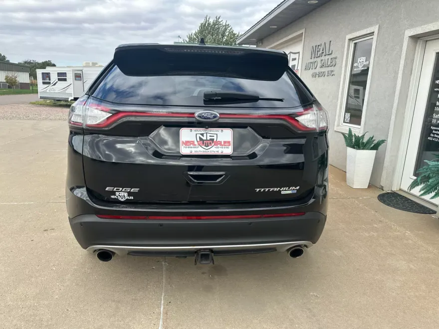 2016 Ford Edge Titanium photo 1