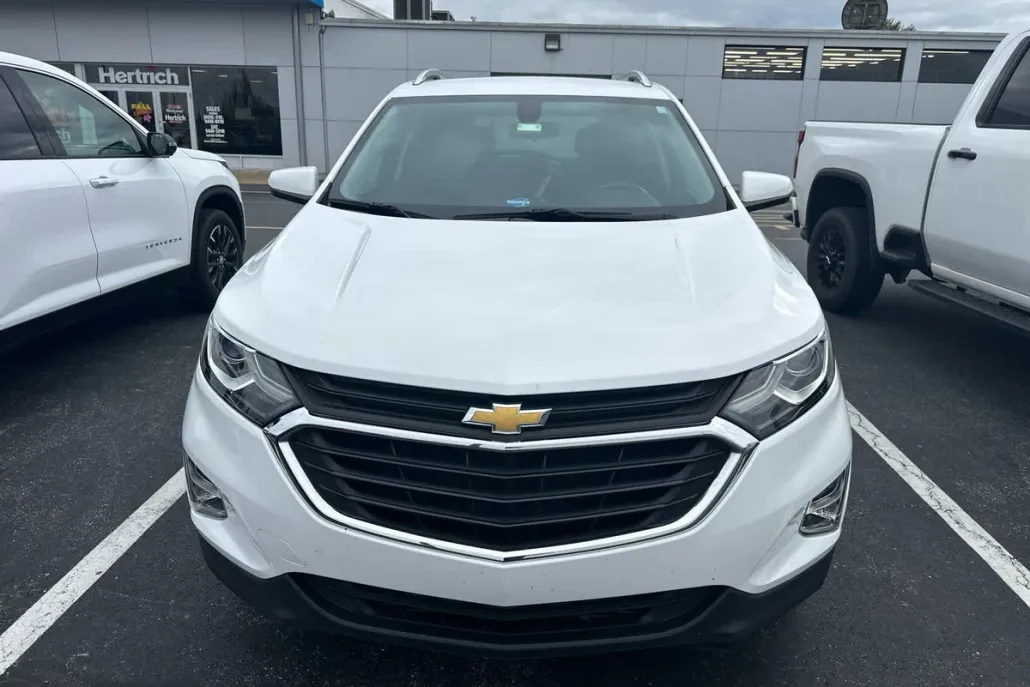 2019 Chevrolet Equinox LT photo 1