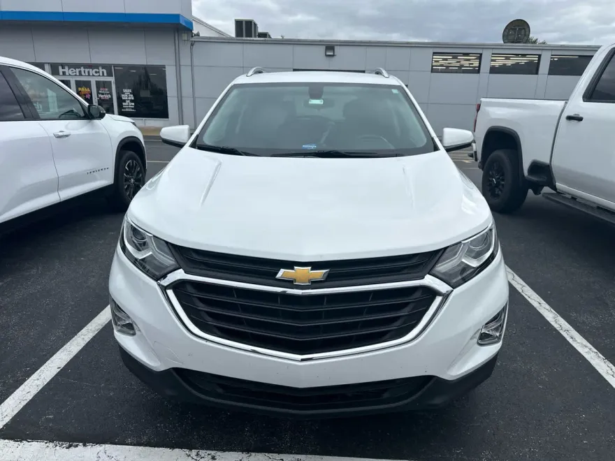 2019 Chevrolet Equinox LT photo 1