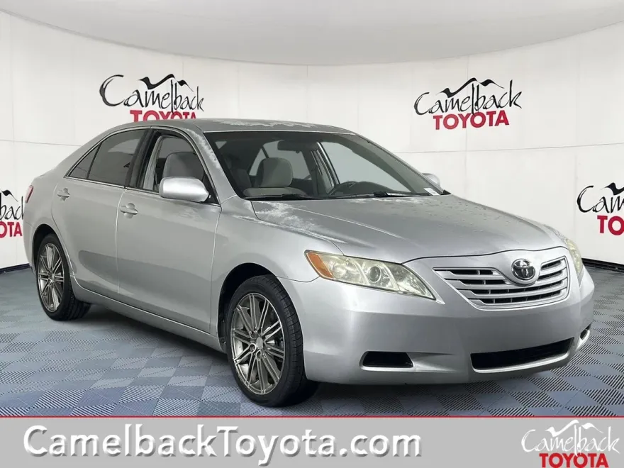 2008 Toyota Camry LE photo 1