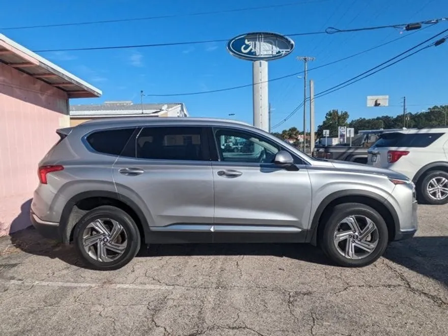 2022 Hyundai Santa Fe SEL photo 1