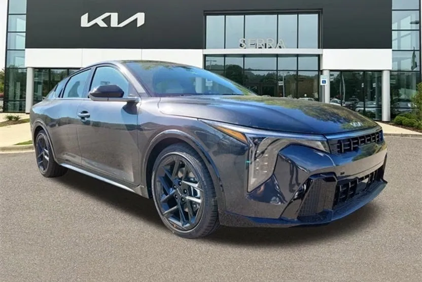2025 Kia K4 GT-Line Turbo photo 1