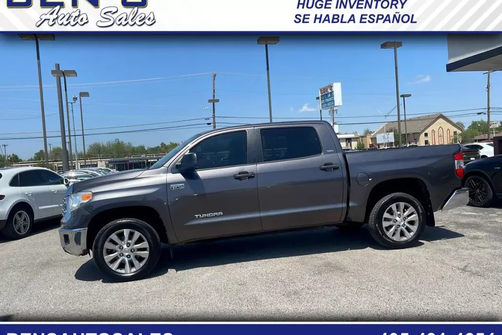 2015 Toyota Tundra SR5 photo 1