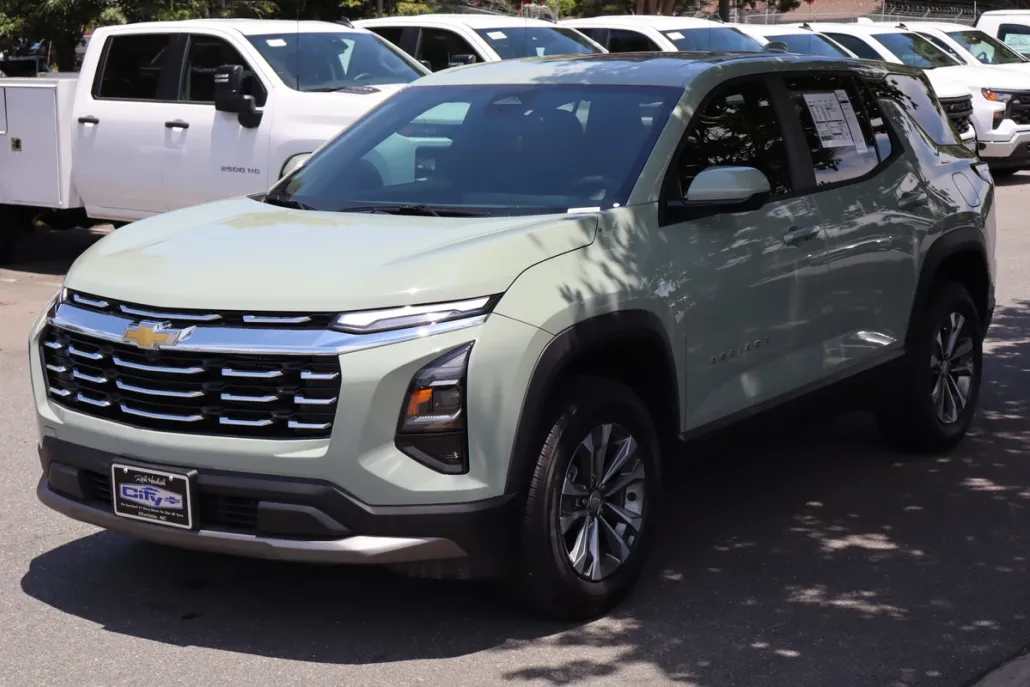 2026 Chevrolet Equinox LT photo 1