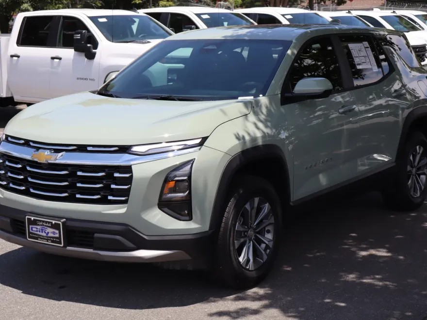 2026 Chevrolet Equinox LT photo 1