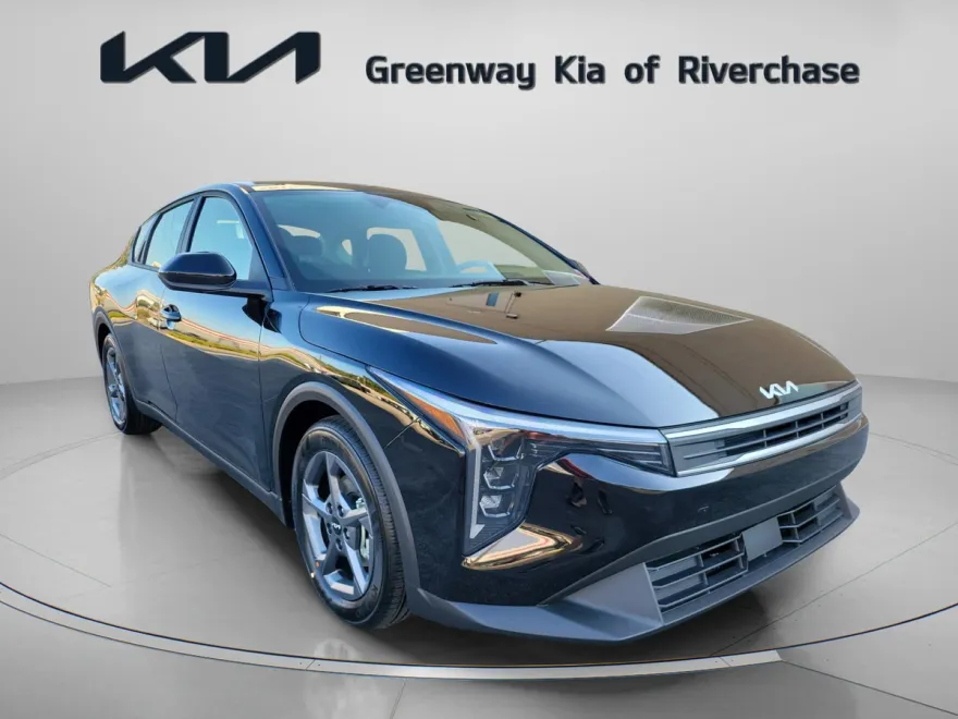 2025 Kia K4 LXS photo 1