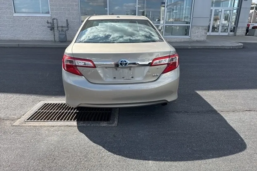 2013 Toyota Camry Hybrid XLE photo 1