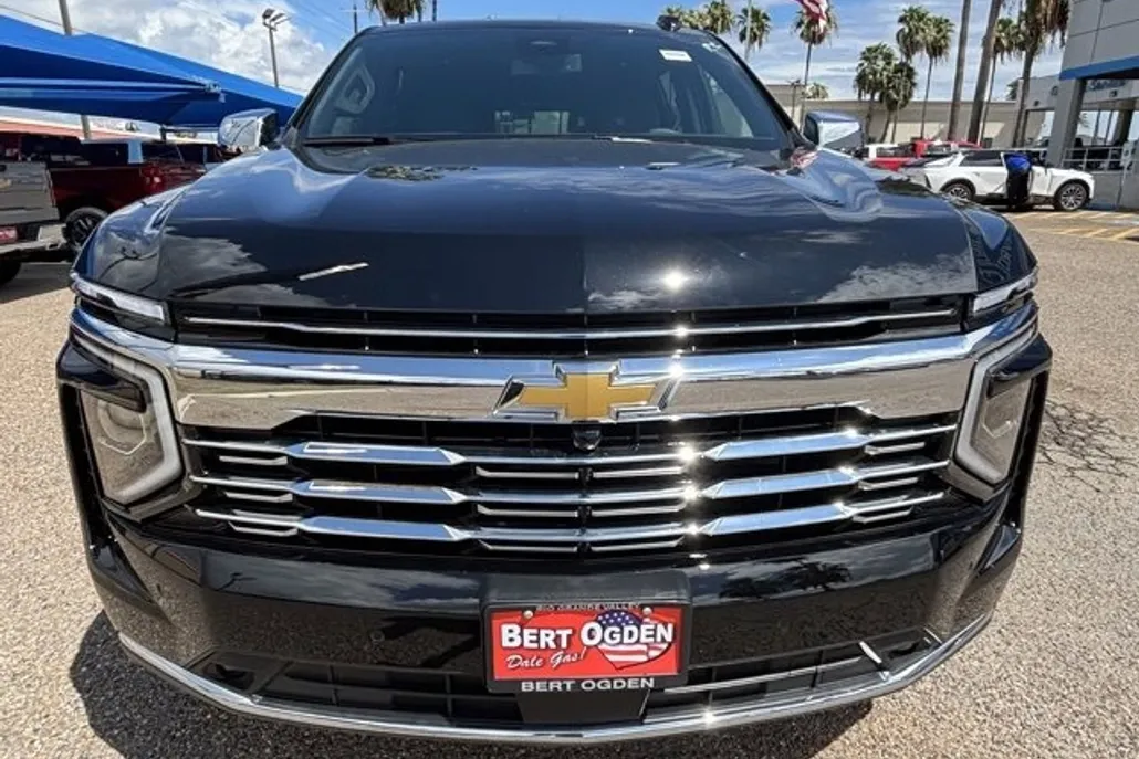 2026 Chevrolet Suburban Premier photo 1