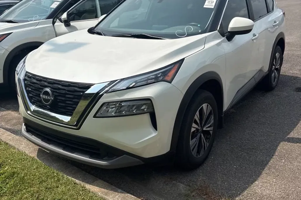 2023 Nissan Rogue SV photo 1