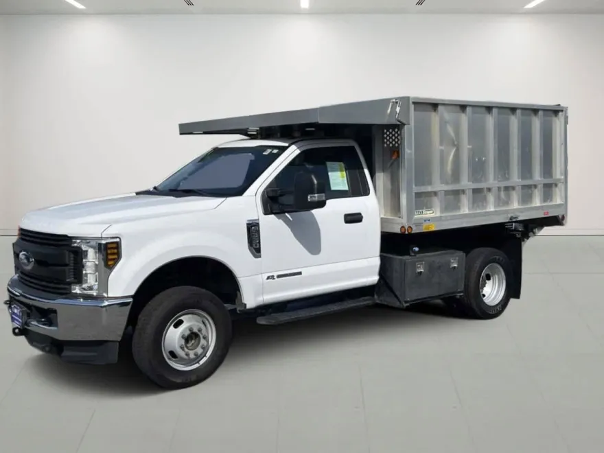 2019 Ford F-350 XLT photo 1