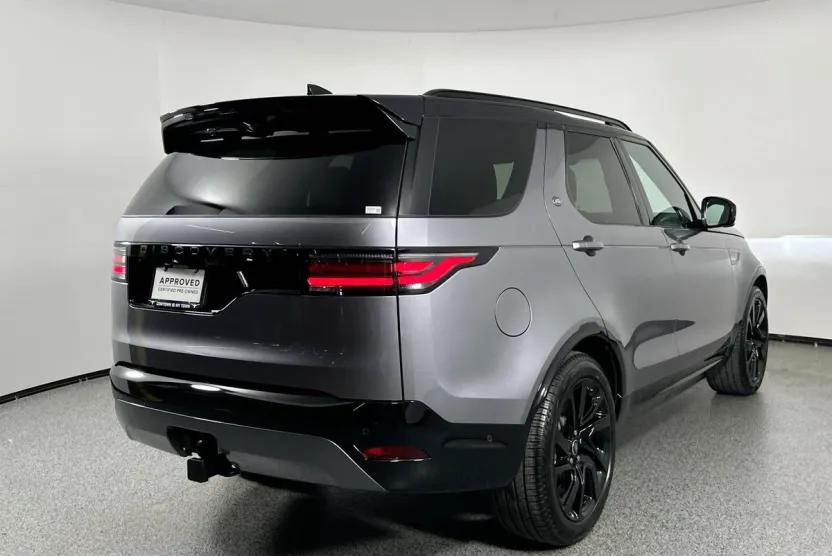 2025 Land Rover Discovery SE photo 1