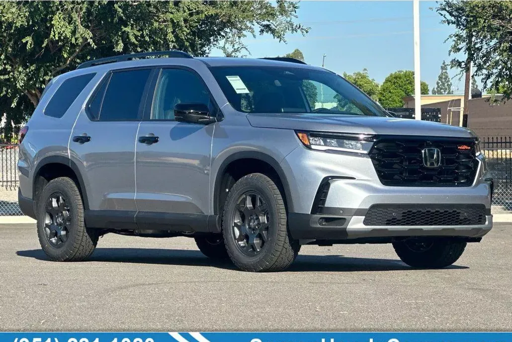 2025 Honda Pilot Touring photo 1