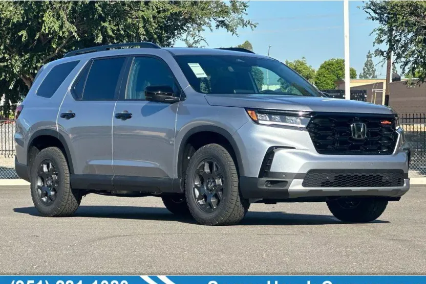2025 Honda Pilot Touring photo 1