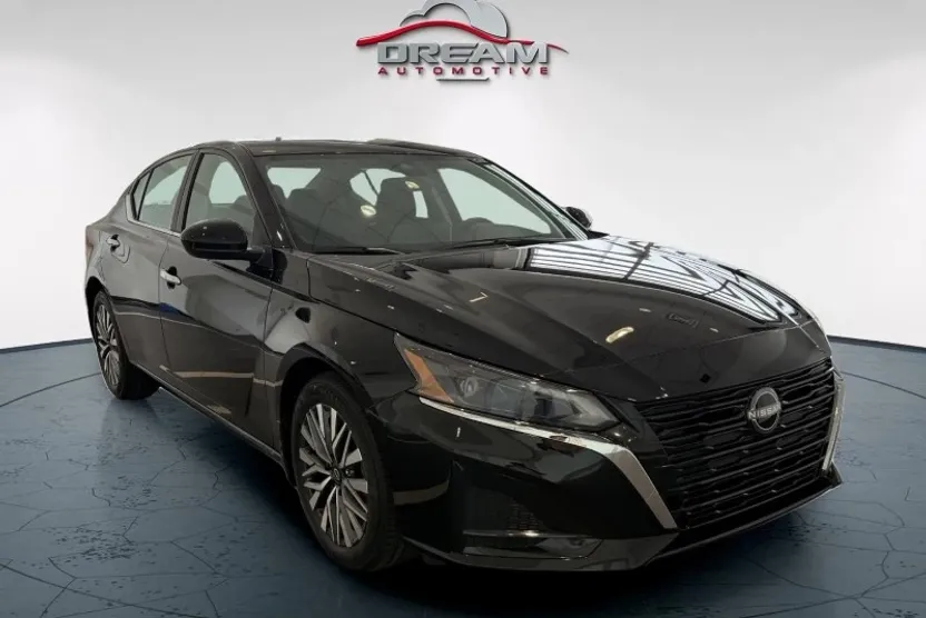 2025 Nissan Altima SV photo 1