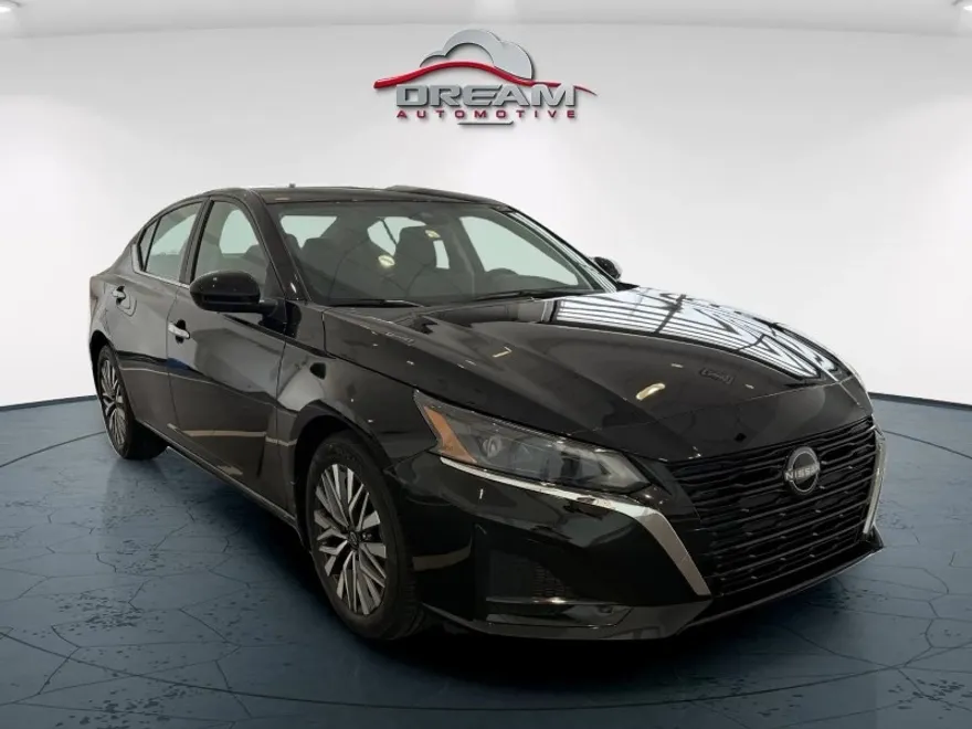 2025 Nissan Altima SV photo 1