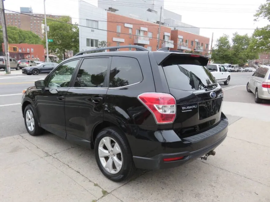 2016 Subaru Forester 2.5i Limited photo 1