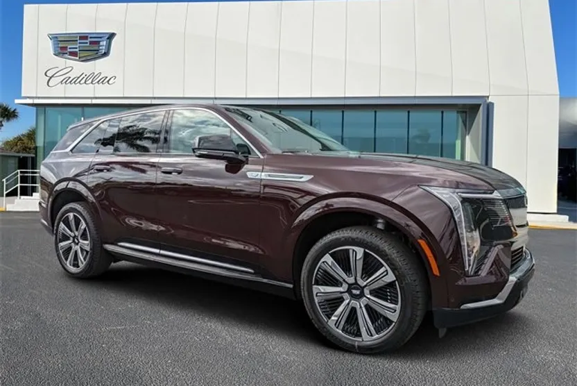 2025 Cadillac Escalade IQ Luxury photo 1