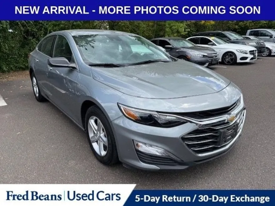 2023 Chevrolet Malibu LS photo 1