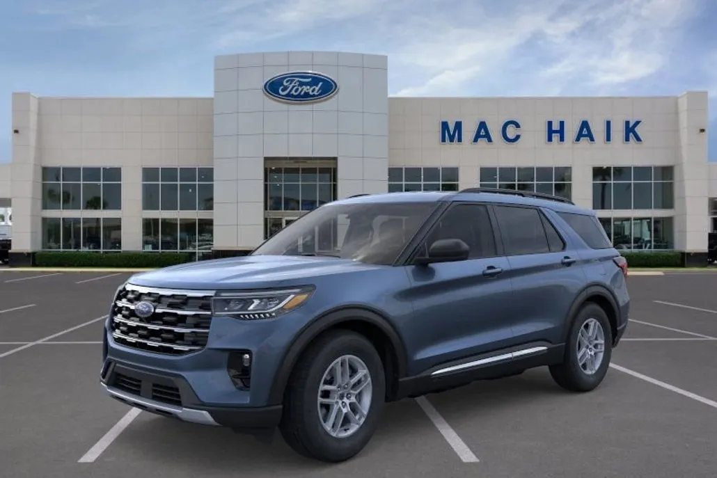 2025 Ford Explorer photo 1