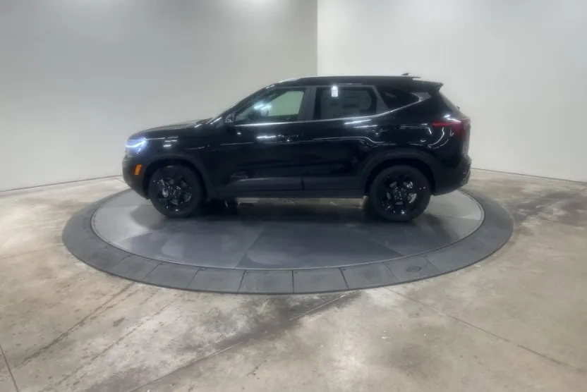 2026 Kia Seltos EX photo 1