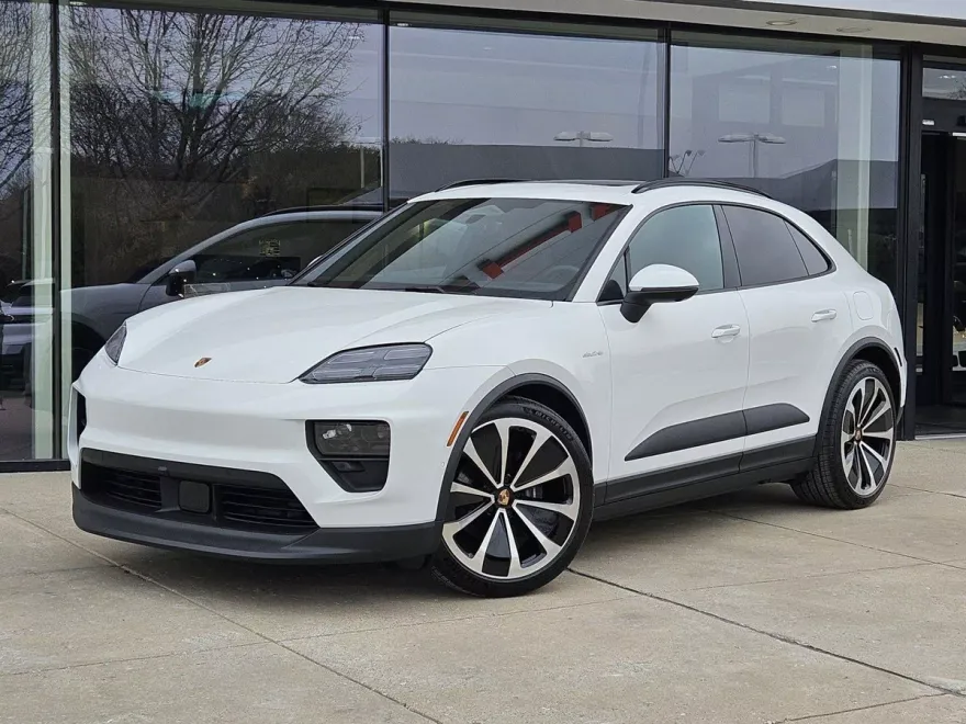 2025 Porsche Macan Electric photo 1
