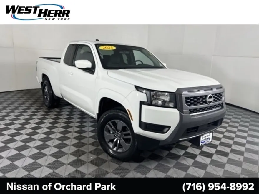 2025 Nissan Frontier SV photo 1
