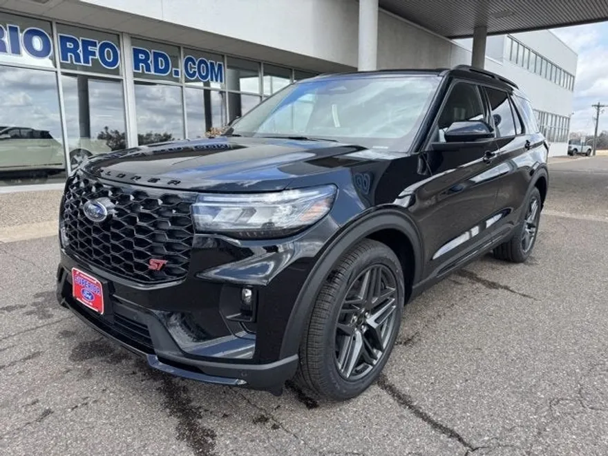 2025 Ford Explorer ST photo 1