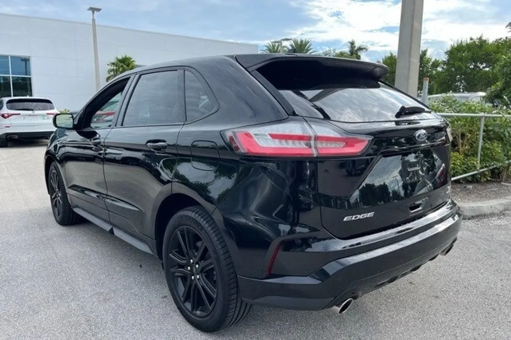 2020 Ford Edge ST photo 1