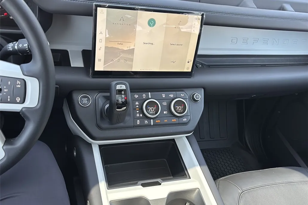 2025 Land Rover Defender 110 S photo 1