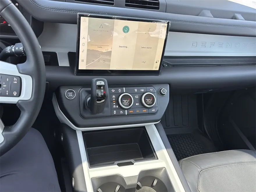 2025 Land Rover Defender 110 S photo 1