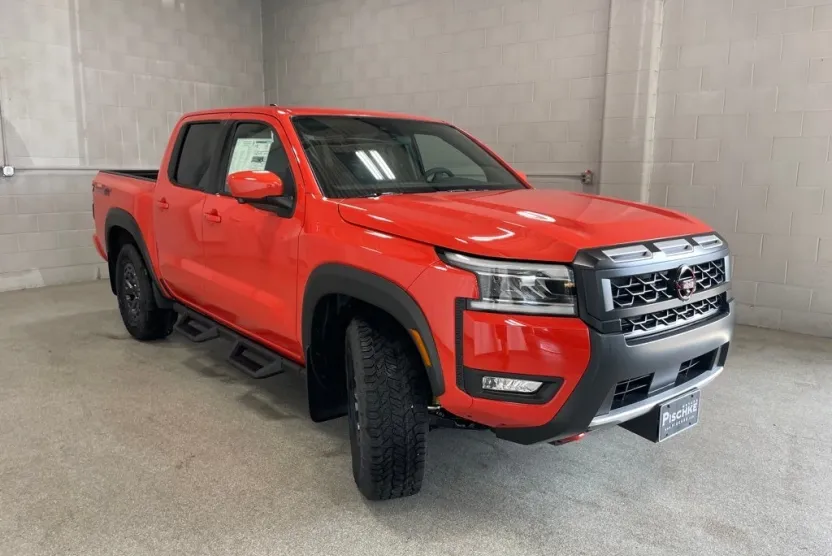 2025 Nissan Frontier PRO-4X photo 1