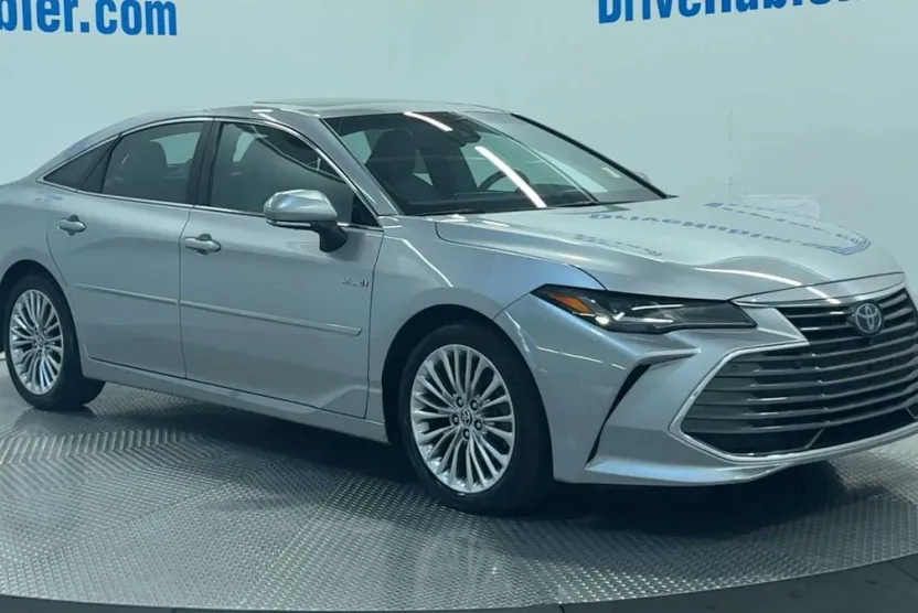 2020 Toyota Avalon Hybrid Limited photo 1