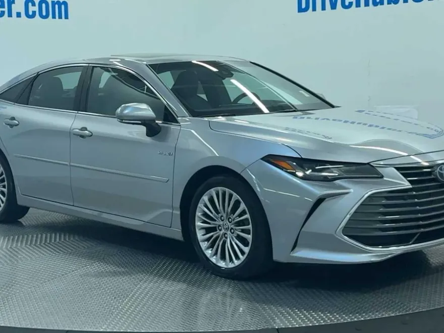 2020 Toyota Avalon Hybrid Limited photo 1
