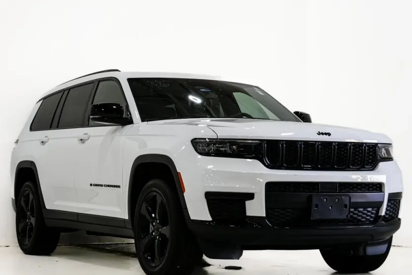 2023 Jeep Grand Cherokee Altitude photo 1