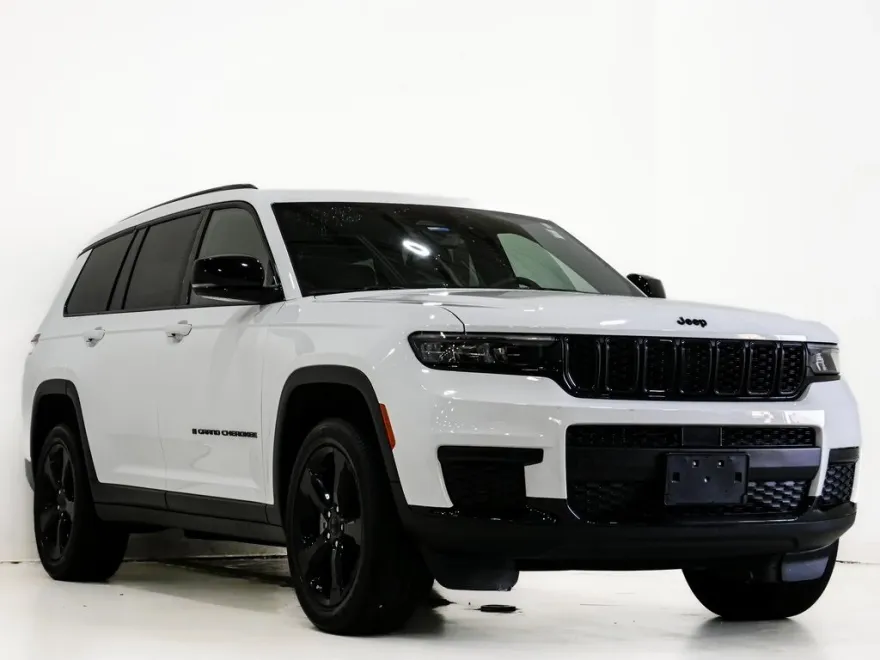 2023 Jeep Grand Cherokee Altitude photo 1