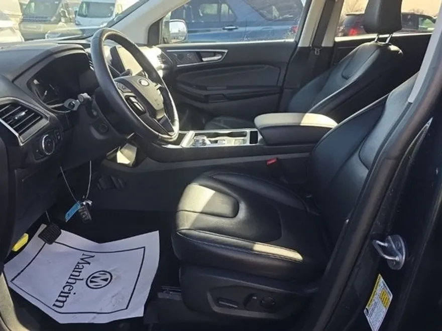 2022 Ford Edge Titanium photo 11